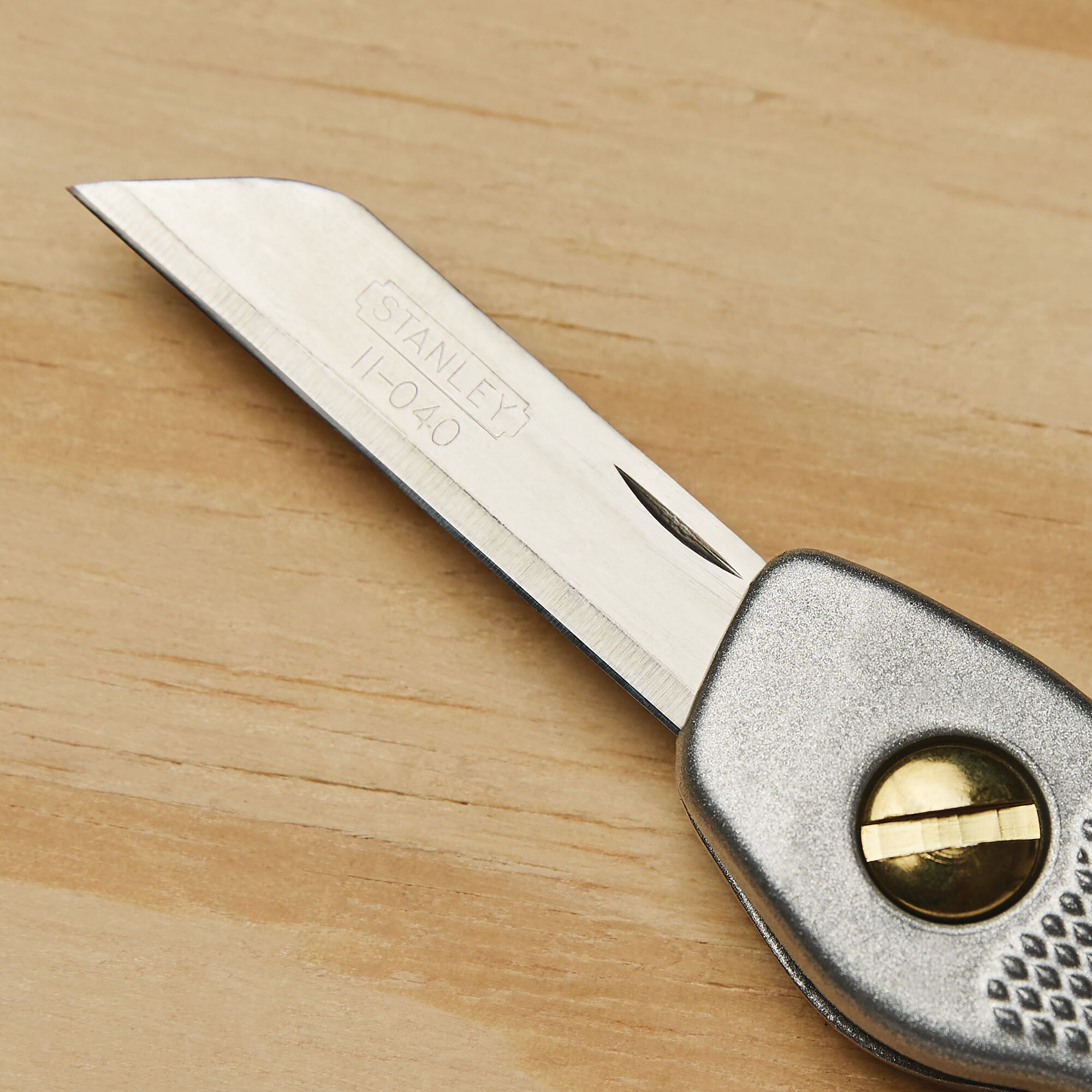 Stanley lock deals knife